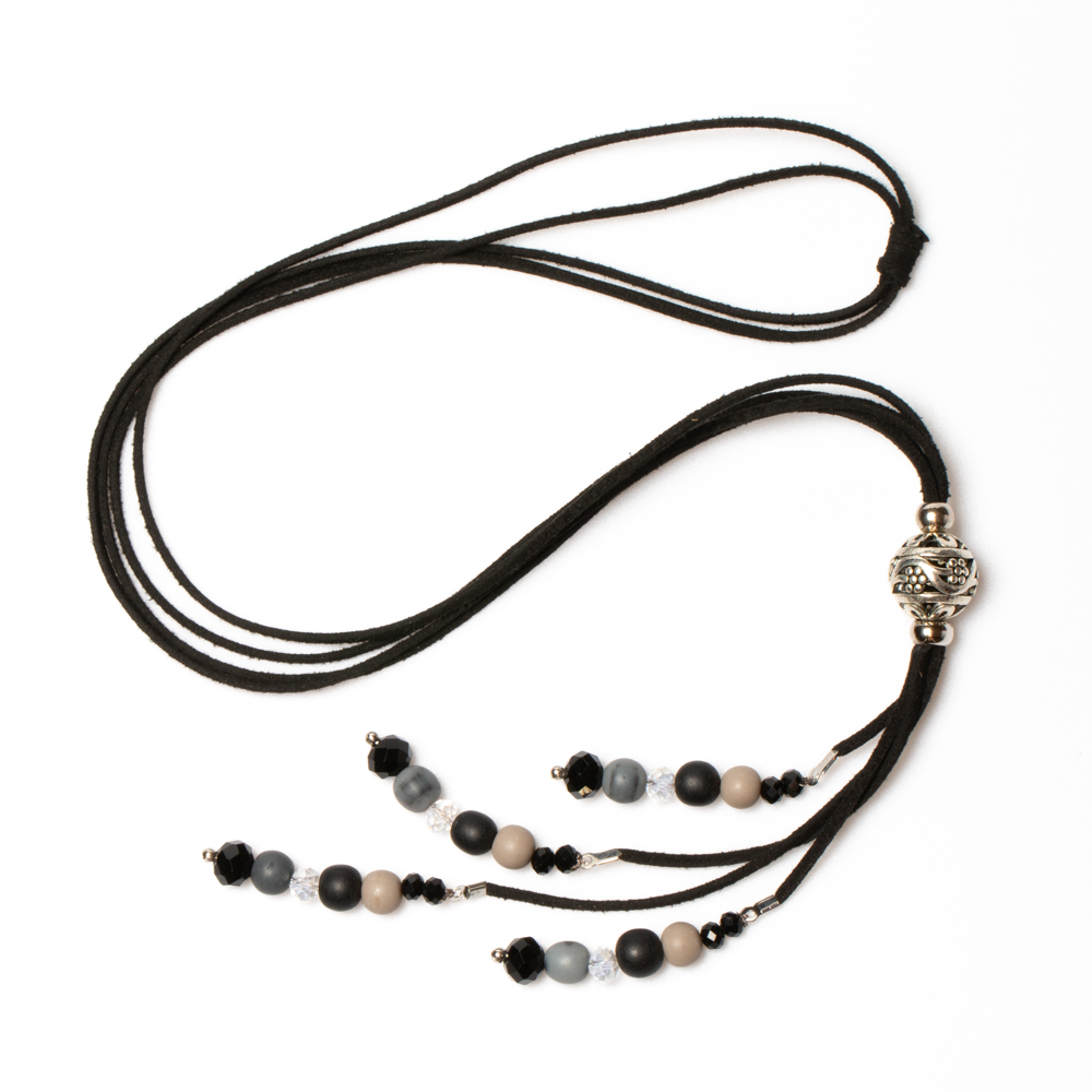 Long collier à pampilles perlées