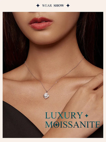 Collier pendentif Trèfle porte-bonheur en argent sterling et moissanite 1 carat
