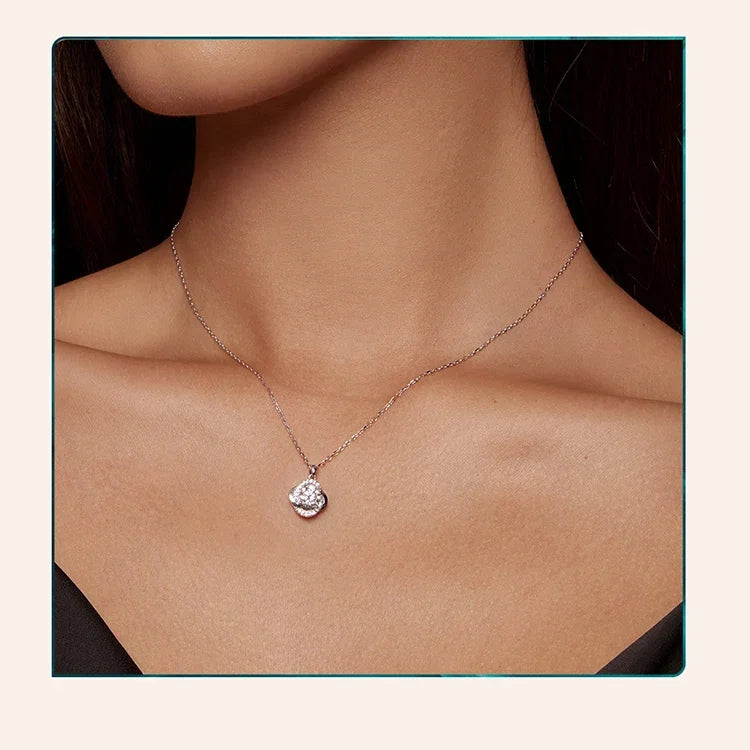 Collier pendentif Trèfle porte-bonheur en argent sterling et moissanite 1 carat