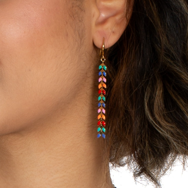 Boucles d'oreilles longues pendantes feuille émaillée multicolore