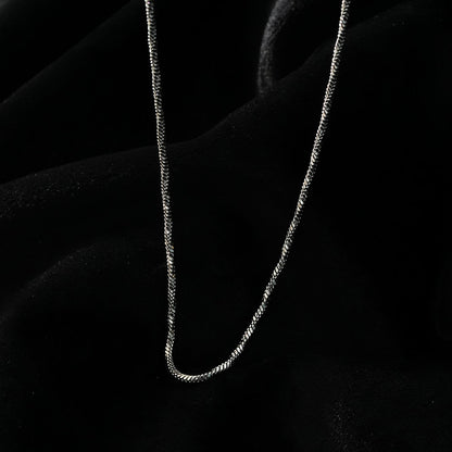 SKAGWAY: Minimalist Twisted Textures Chain Necklace in Silver (White Gold)