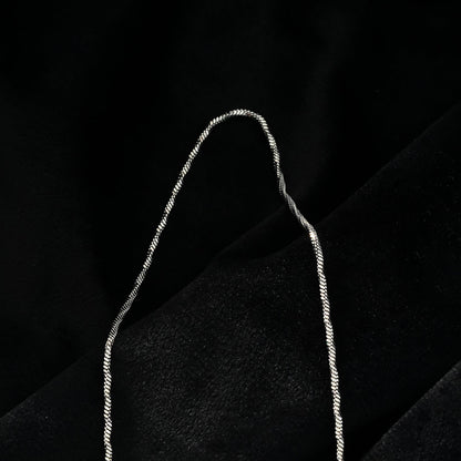 SKAGWAY: Minimalist Twisted Textures Chain Necklace in Silver (White Gold)