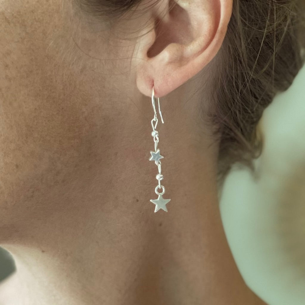 Boucles d'oreilles pendantes en argent avec breloques étoiles doubles