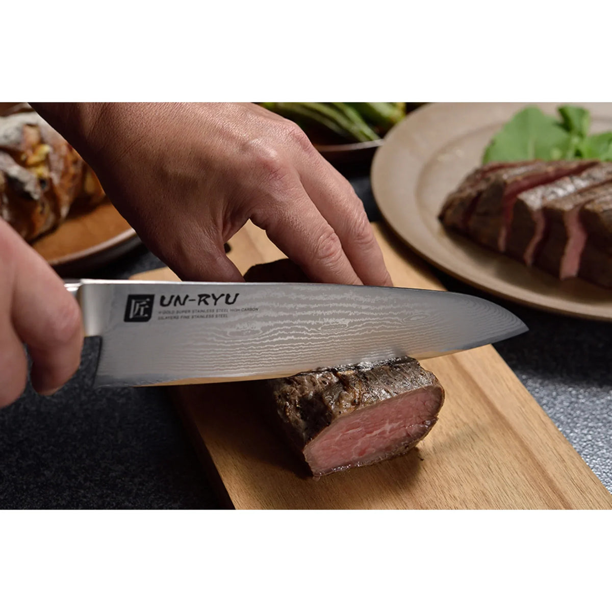 Un-Ryu VG-10 Gyuto Knife 210 mm | 33‑Layer, Damuscus steel