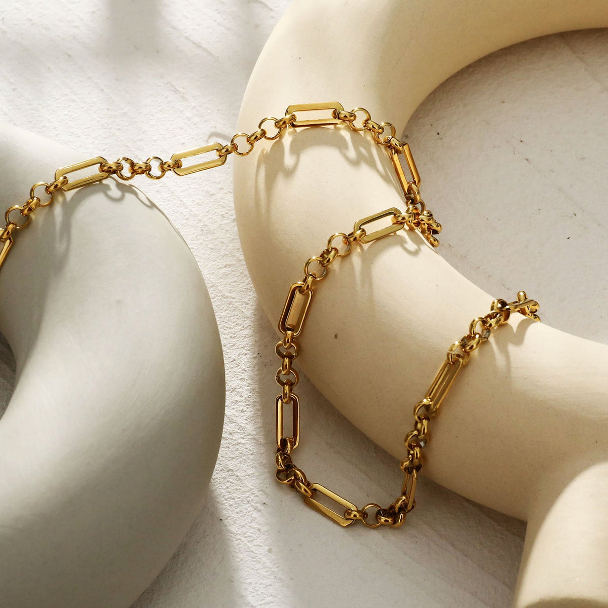 VALENCE Collier multi-maillons et perles à l'allure discrète