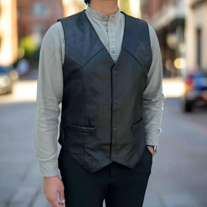 Gilet homme en cuir de mouton. Fermeture à pression et poches avant