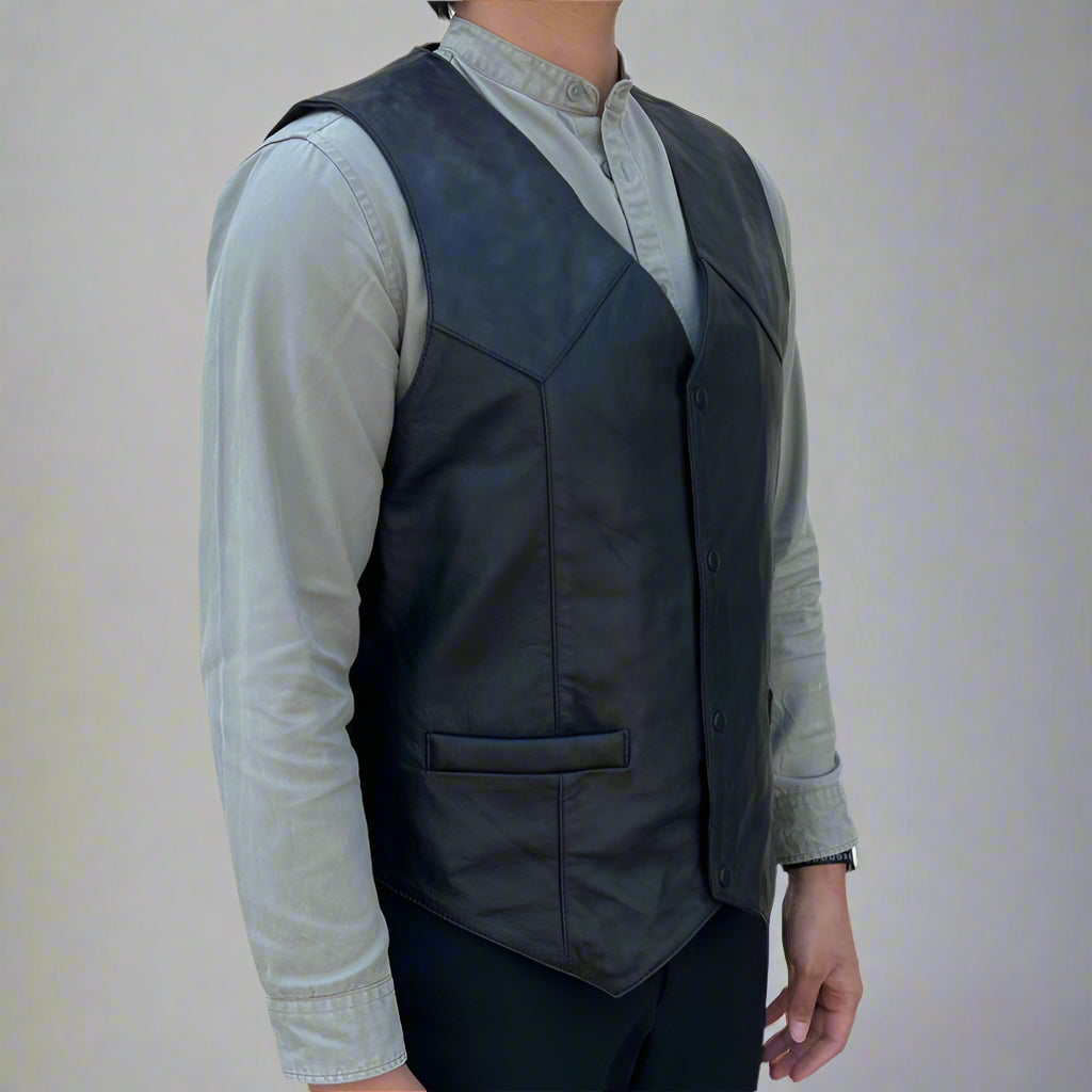 Gilet homme en cuir de mouton. Fermeture à pression et poches avant
