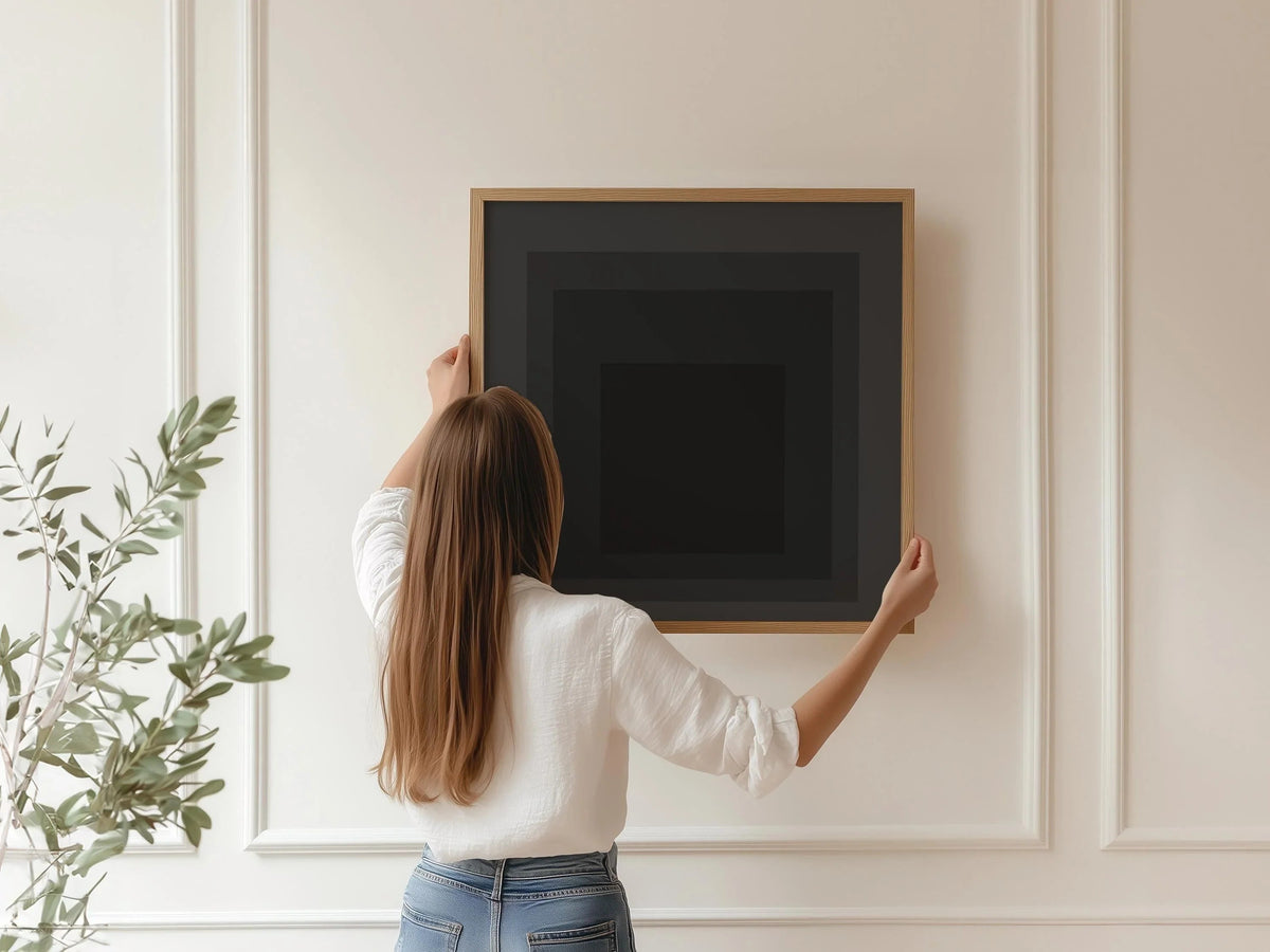 Estampe Giclée « Angel » inspirée de Josef Albers : Art moderne du milieu du siècle, Hommage noir au Carré