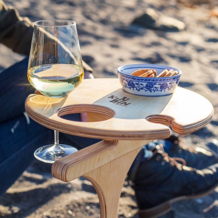 Kin-Bin : plateau portable d'extérieur pour verres et bouteilles