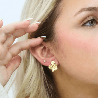 Puces d'oreilles fille fleur