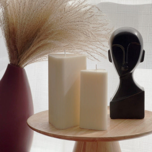 Ensemble de bougies en cire de soja, piliers triangulaires nervurés | Bougies décoratives non parfumées