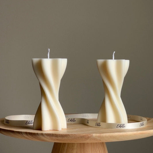 Bougie pilier ondulée faite à la main en cire de soja | Décoration d'intérieur