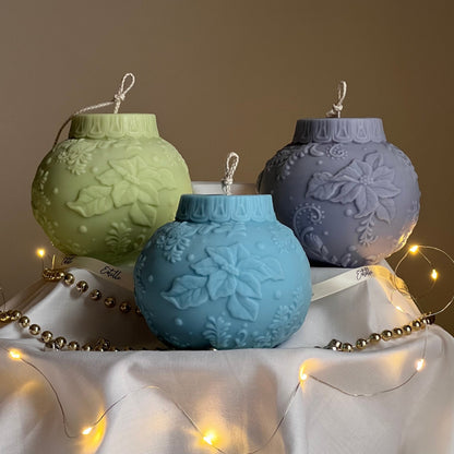 Large Christmas Bauble Soy Candle: Festive Handmade Decor