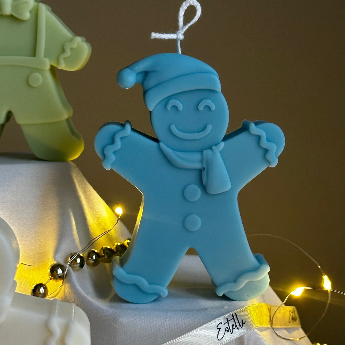 Hand Poured Gingerbread Soy Candle: Christmas Decor Gift
