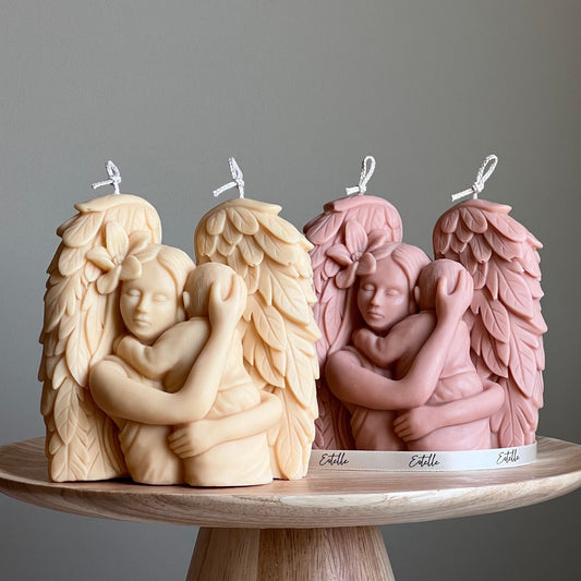 Bougie Mère Ange en cire de soja : Cadeau sculptural coulé à la main