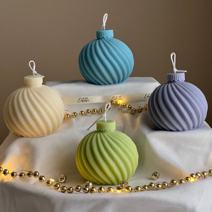 Bougie de soja à motifs tourbillons pour Noël : Décoration de fêtes artisanale