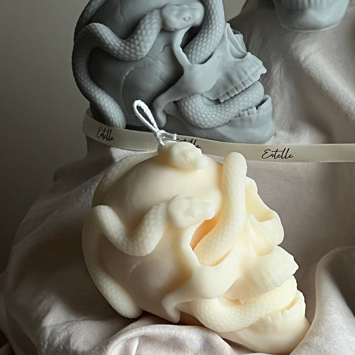 Skull Candle with Snakes: Spooky Halloween Soy Wax Decor
