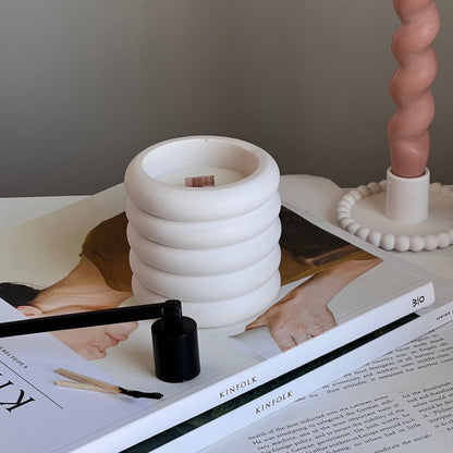 Bougie à la cire de soja "Donut Jar" | Mèche en bois, Pot en Jesmonite