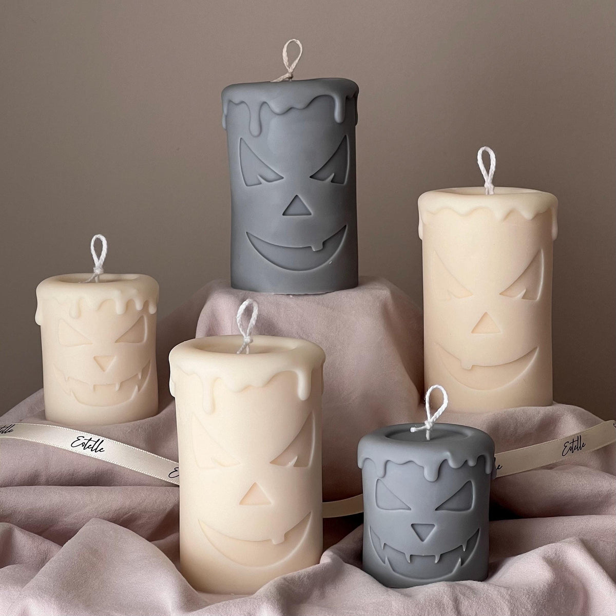 Bougie d'Halloween en cire de soja faite main avec visage de citrouille effrayant | Décoration d'Halloween