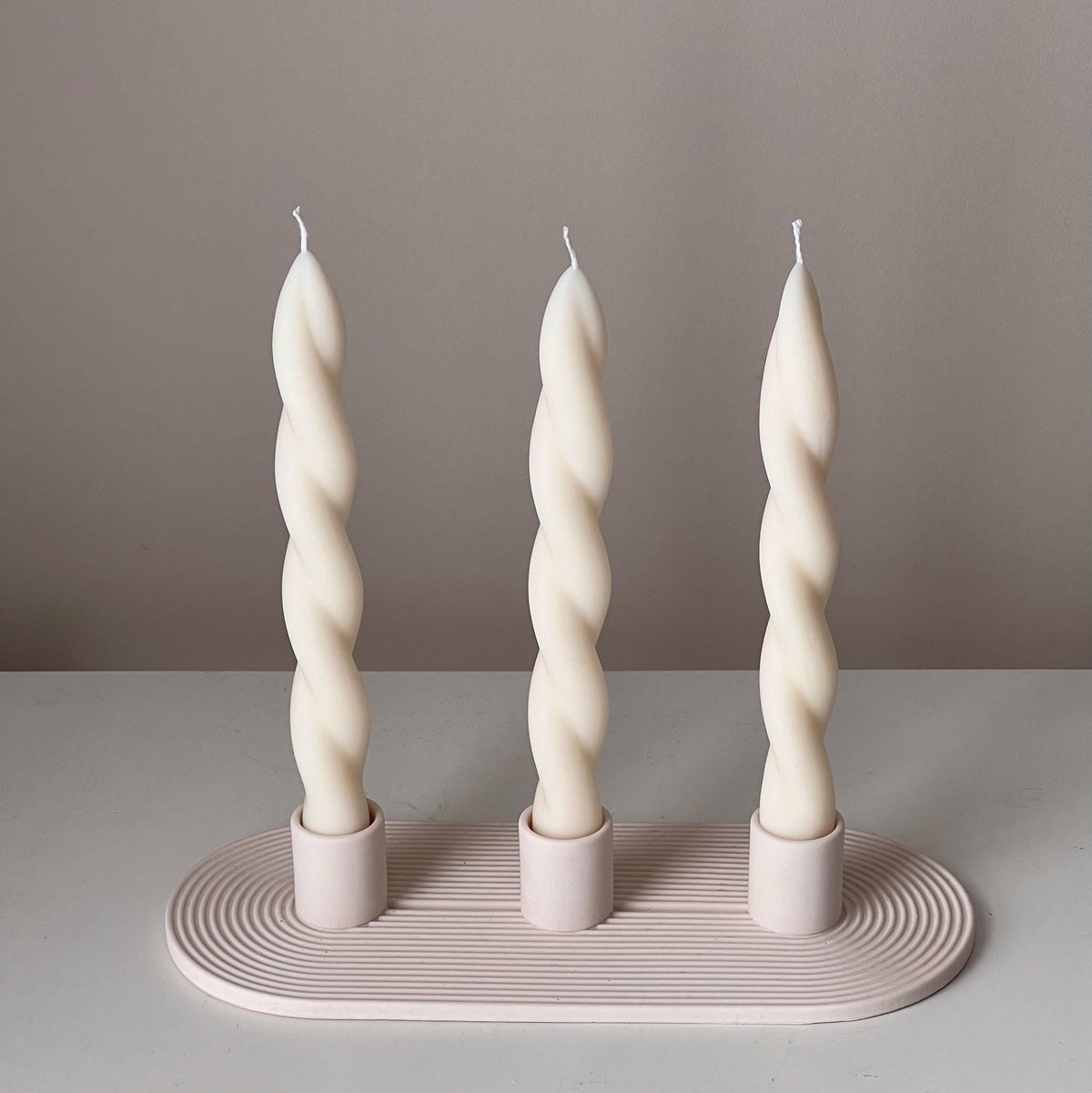 Geometric Jesmonite Candlestick Holder: Minimalist 3-Candle Centerpiece