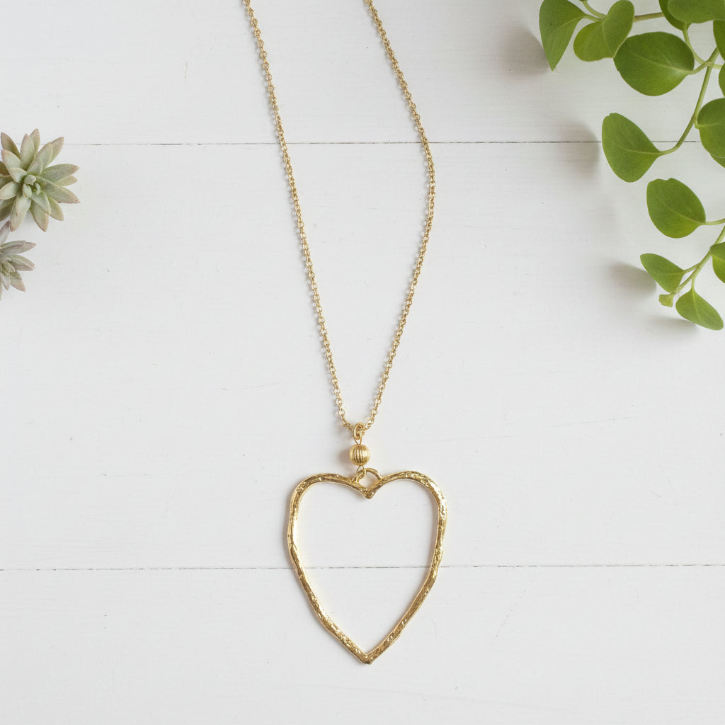 Collier chaîne avec pendentif cœur ajouré - Plaqué or