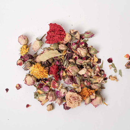 Love Tea – Infusion de pétales et boutons de roses mélangés par Rayhana