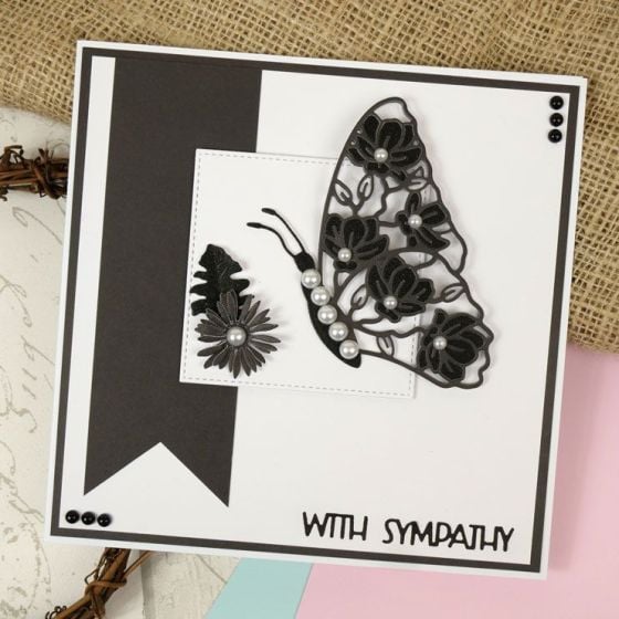 Matrice de découpe pour pierres de lune - Papillon en fleur