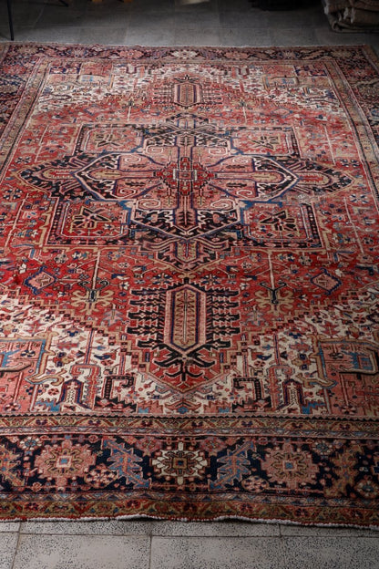 Persian Heriz Rug | 9' 10" x 12' 11"