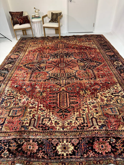 Persian Heriz Rug | 9' 10" x 12' 11"