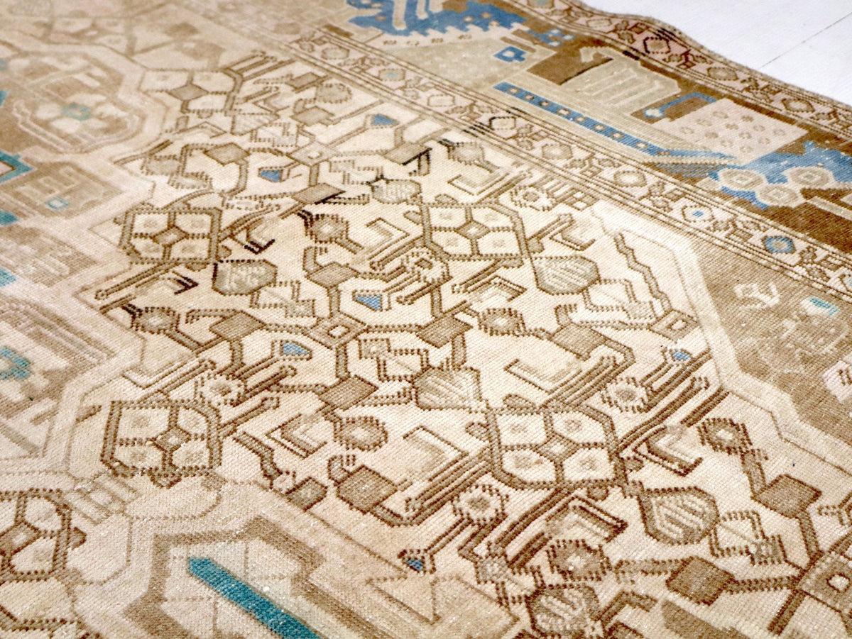 Persian Nahavand Rug | 5' 1” x 9' 4"