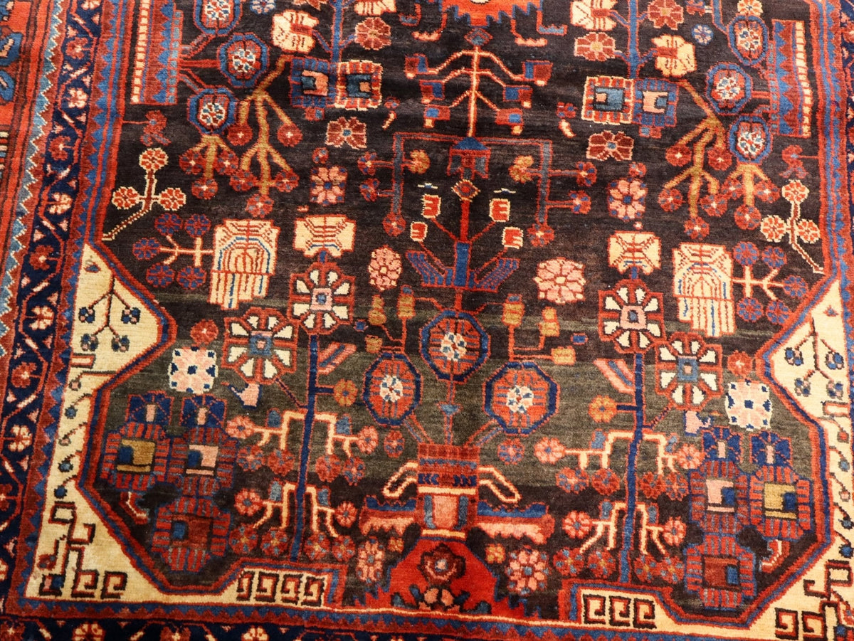 Persian Nahavand Rug | 5' 5” x 9' 7"