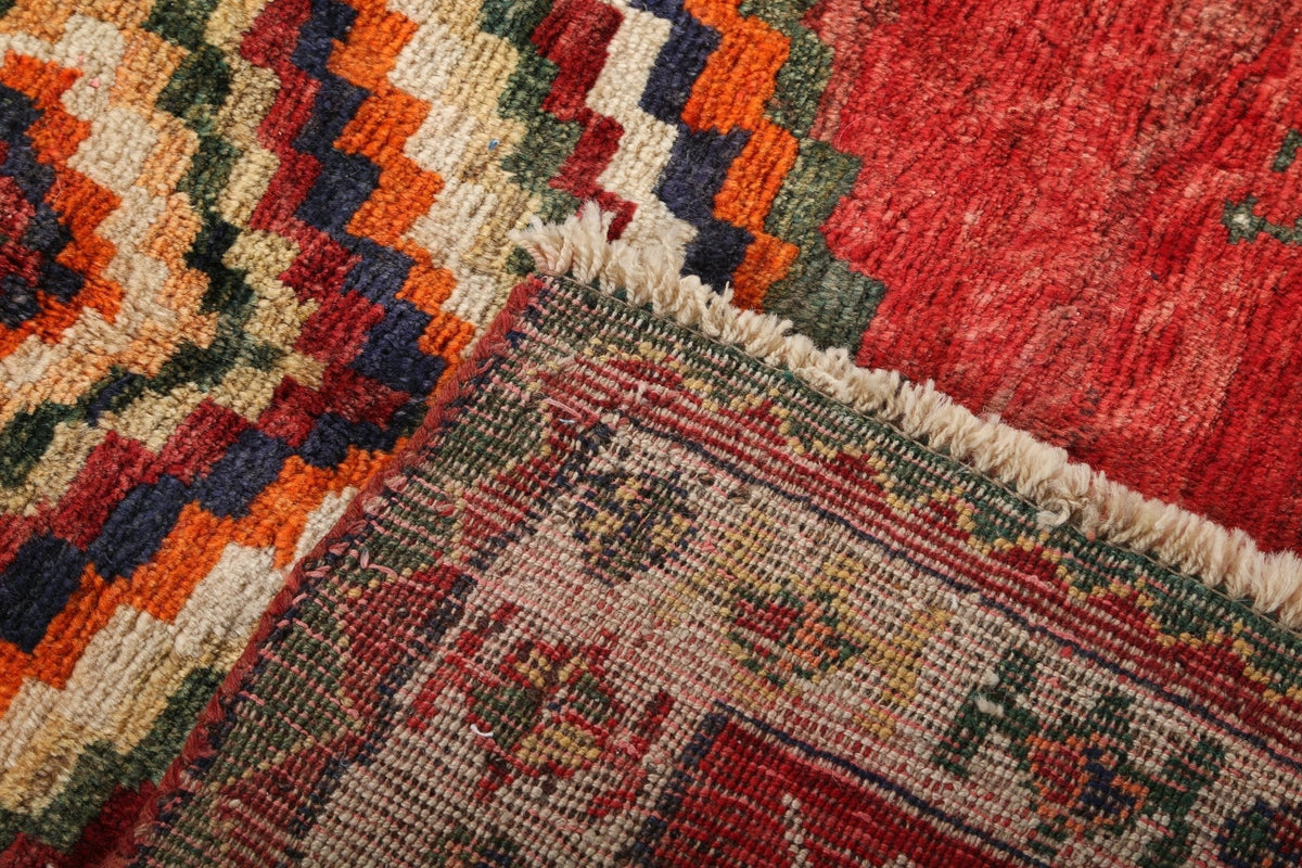 Persian Shiraz Rug | 5' 11" x 6' 9"