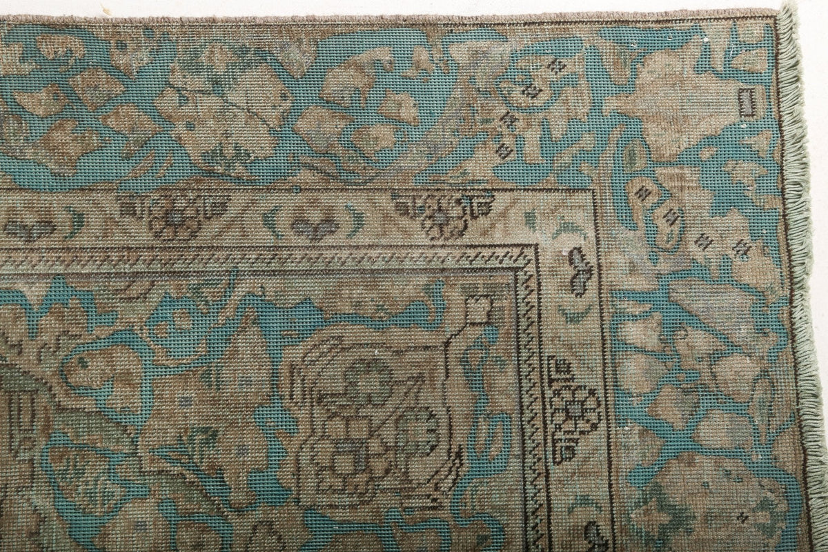 Persian Tabriz Rug | 5' 9" x 9' 1"