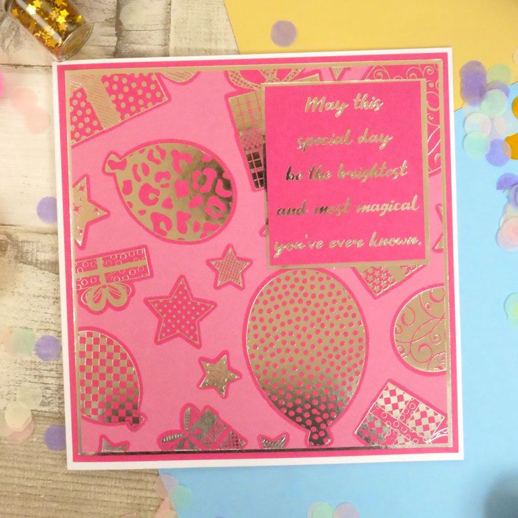 Éléments d'anniversaire estampés à chaud et découpés de la collection « Bold & Bright Stickables »