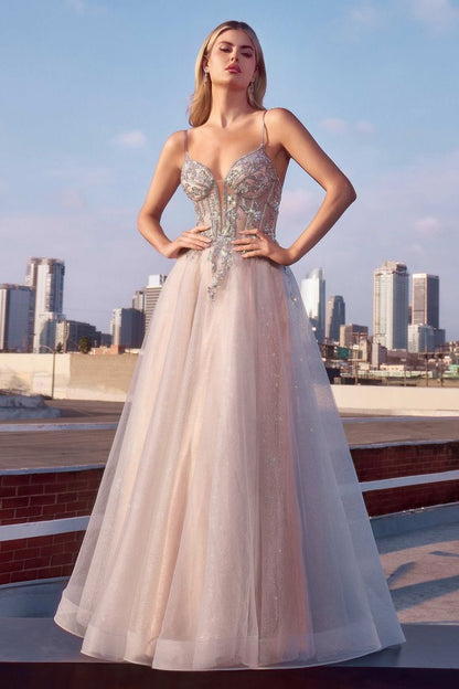 ROBE EN TULLE SUPERPOSÉ COUPE TRAPÈZE ET CORSAGE ORNÉ DE DENTELLE
